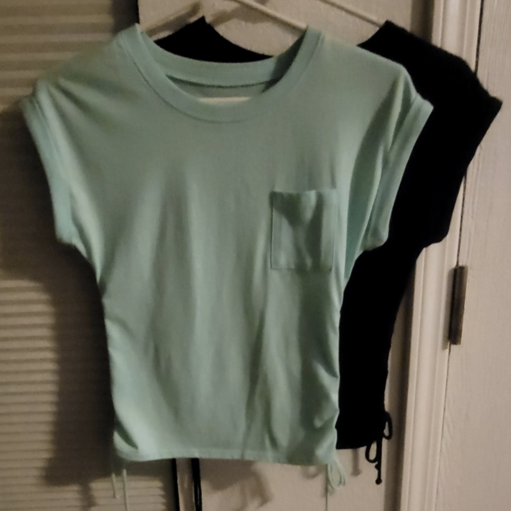 2 T-shirts for 1 shipment, black & Blue/ turquoise, folded sleeves, ties-sides